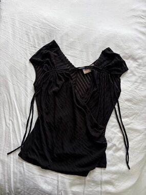 Women’s Black Tie-Detail Blouse